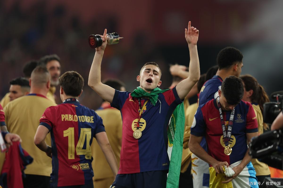 开云-关键时刻葡超传出新动向，巴黎圣日耳曼队长鼓劲，管理层表态——震撼外界，更衣室氛围转暖的简单介绍