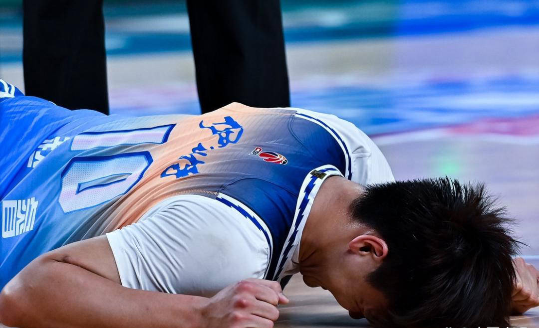 kaiyun-山东泰山发布备战花絮，集结日回应争议，CBA季后赛任务艰巨，医务组通报恢复的简单介绍