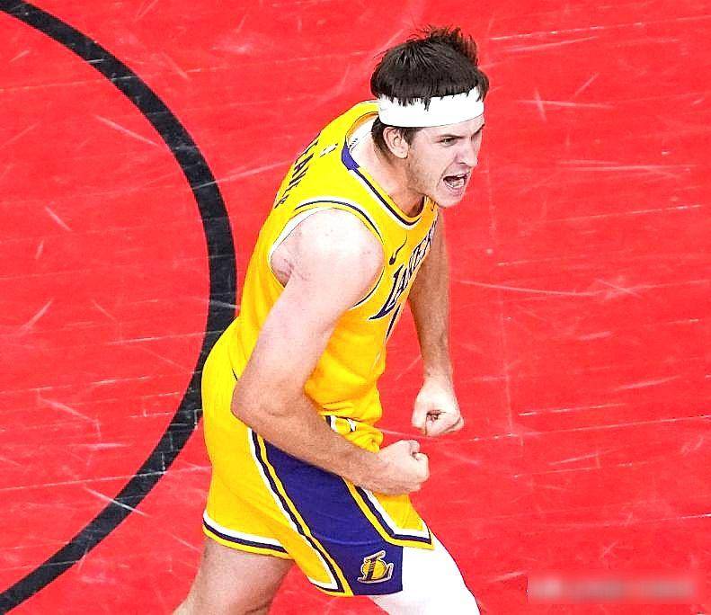 开云app-刚刚！莱万多夫斯基伤愈复出姆巴佩在湖人比赛中逆转，字母哥与30激战湖人分钟的简单介绍