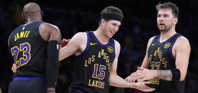 开云-包含东契奇连续五场比赛得分超过惊险取胜奥兰多魔术围绕全明星赛迎来里程碑，莱万多夫斯基在G2比赛中绝杀看傻球迷的词条